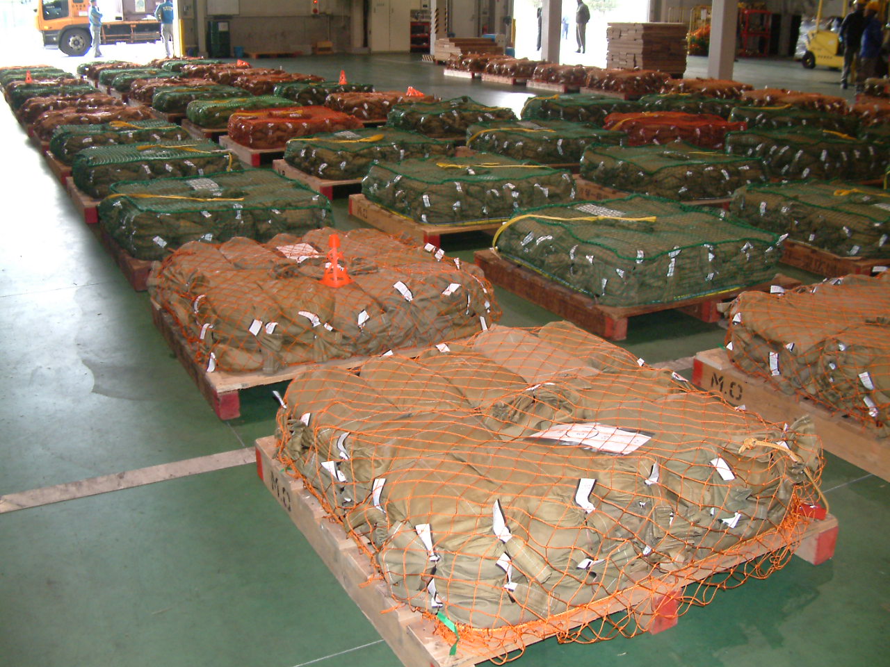 �����ʂ��ĉ�������ݕ��𑢕��ǂ֕ۊǈϑ�����ۂ̊m�F����̎ʐ^