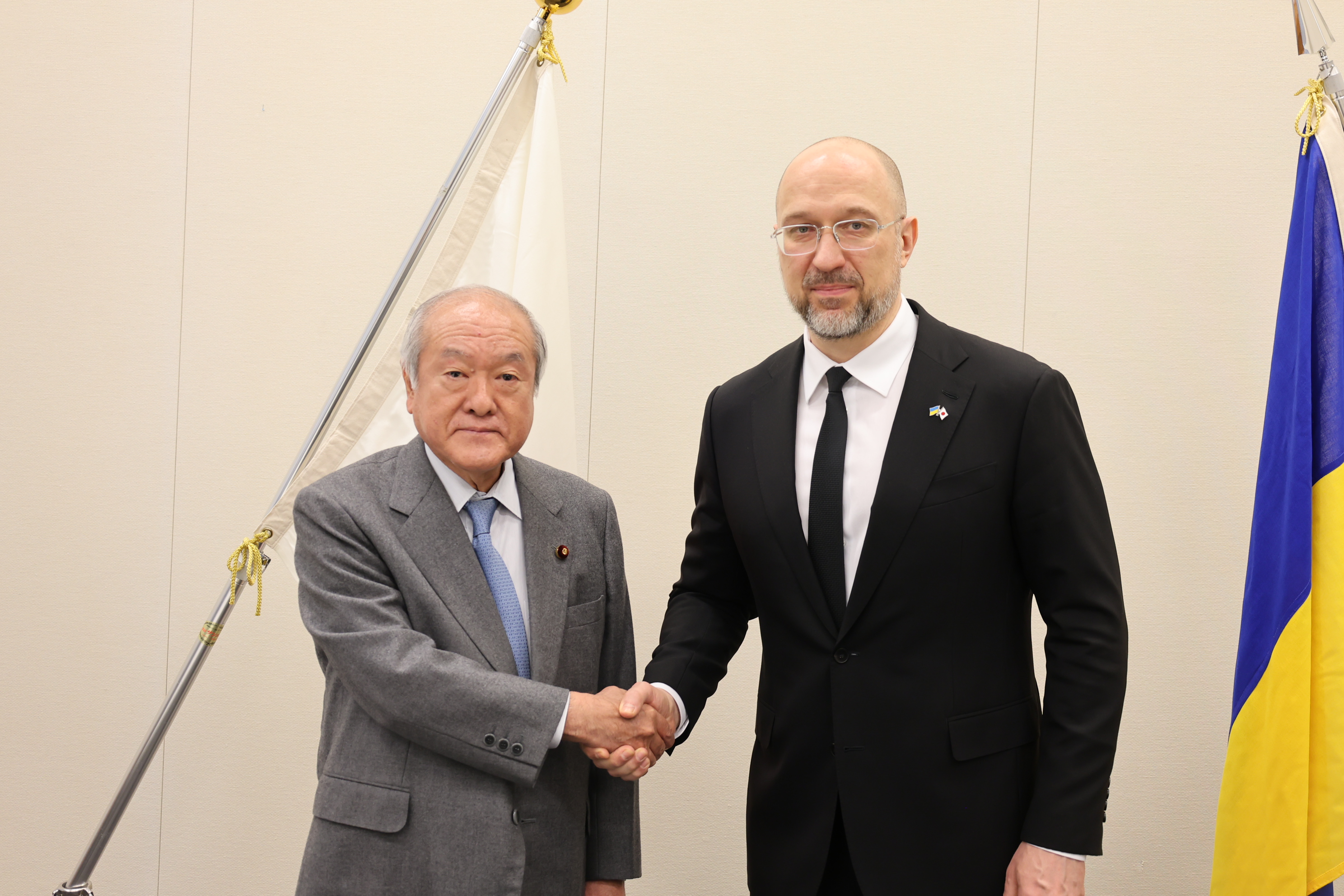 鈴木大臣とシュミハリ首相