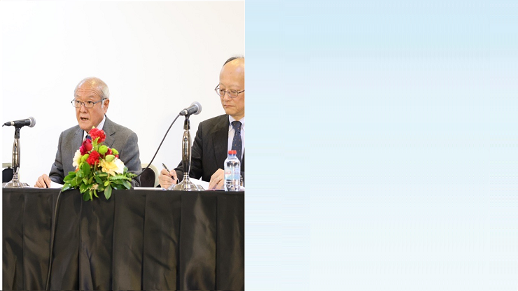 財務大臣、日本銀行総裁共同記者会見の様子