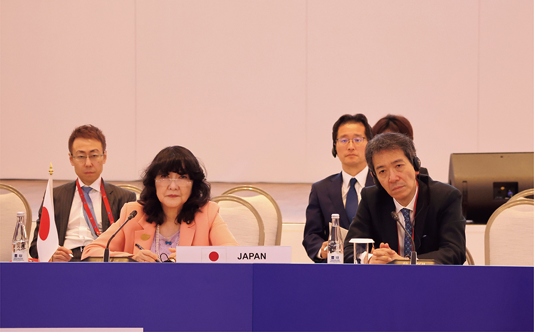 第３回 日・太平洋島嶼国財務大臣会議に出席する片山大臣（５月４日、於：ウズベキスタン・サマルカンド）