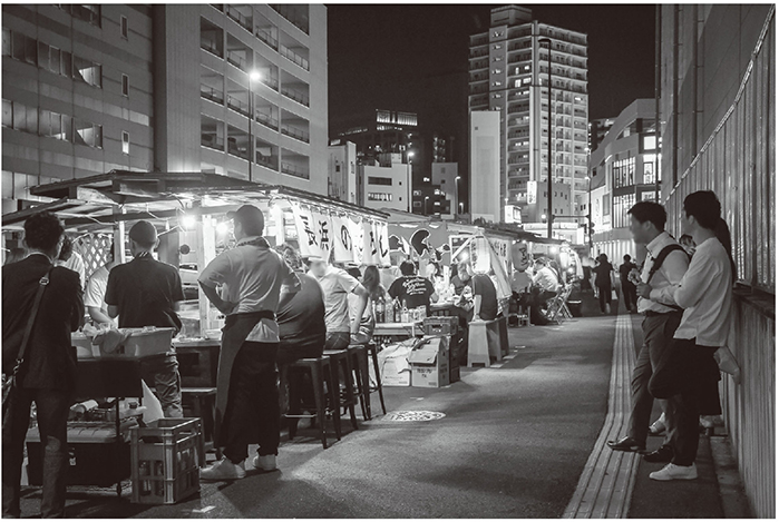 立ち並ぶ屋台（写真提供：福岡市）