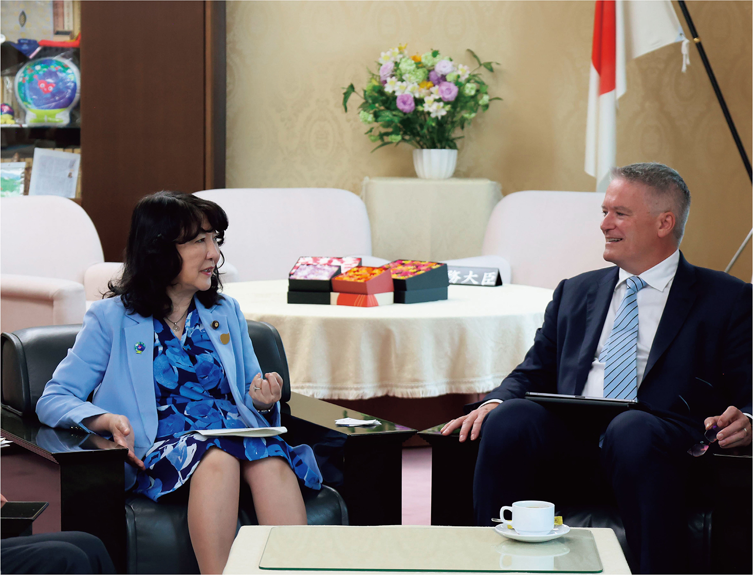 コーマンOECD事務総長と面会する片山大臣(令和8年5月12日)。