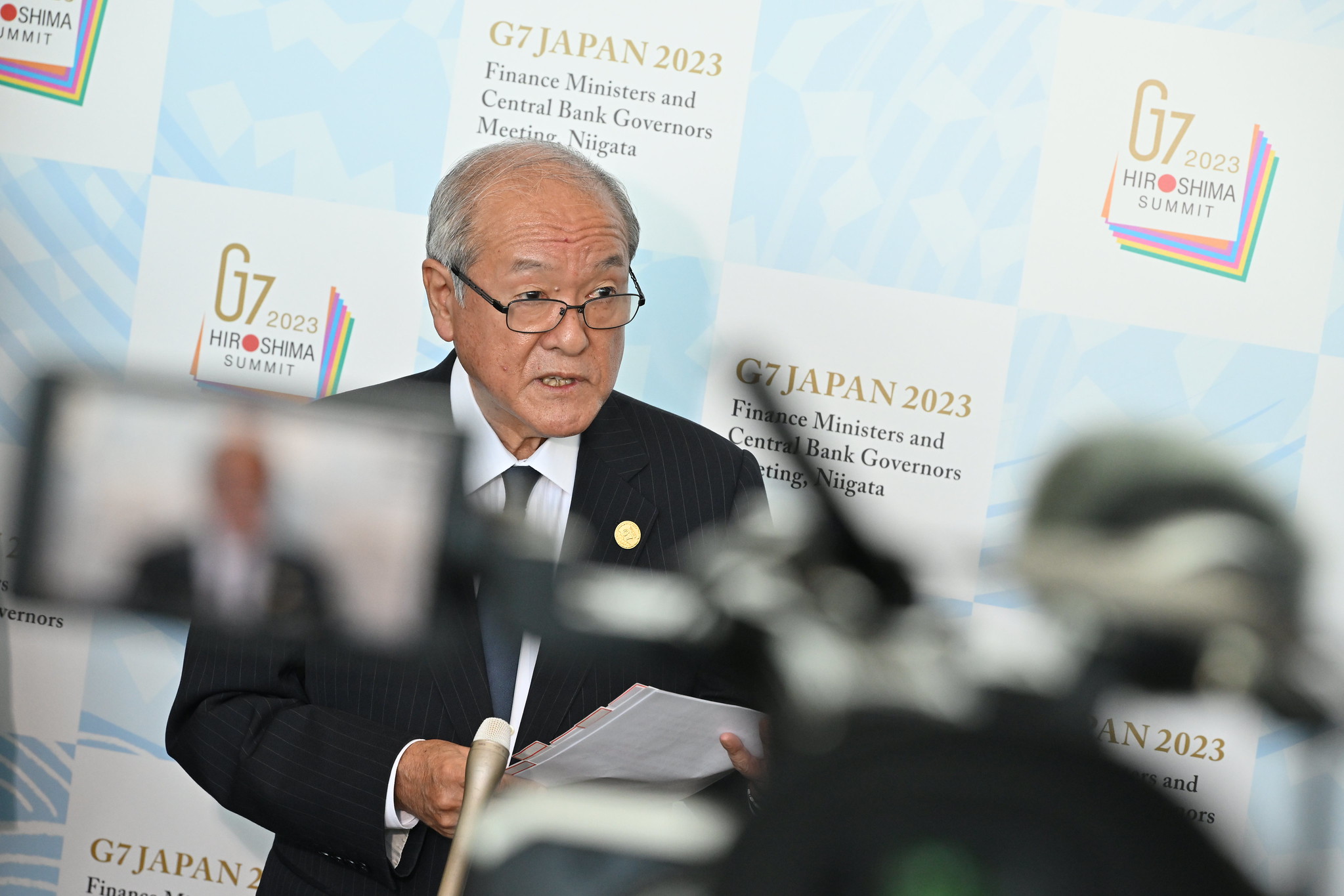 大臣ぶら下がり記者会見の様子①（令和5年5月11日）