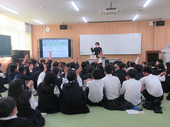 講義の様子(大阪教育大学附属平野小学校)