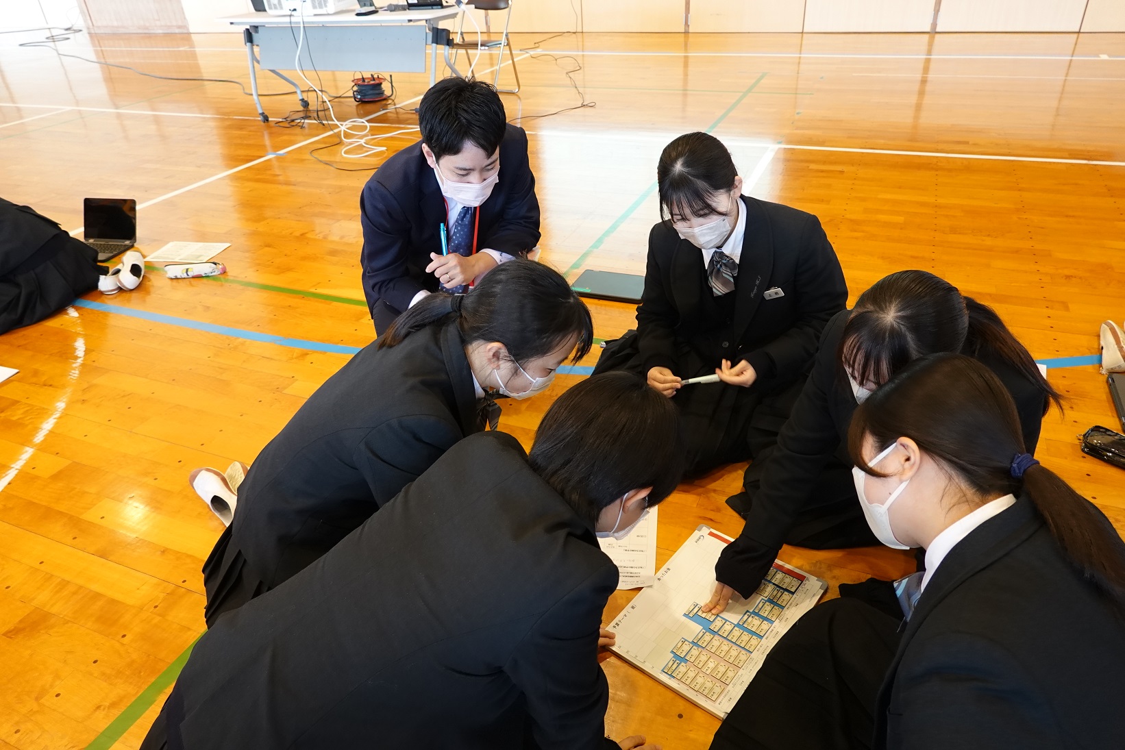 グループワークの様子（福岡県立光陵高等学校）