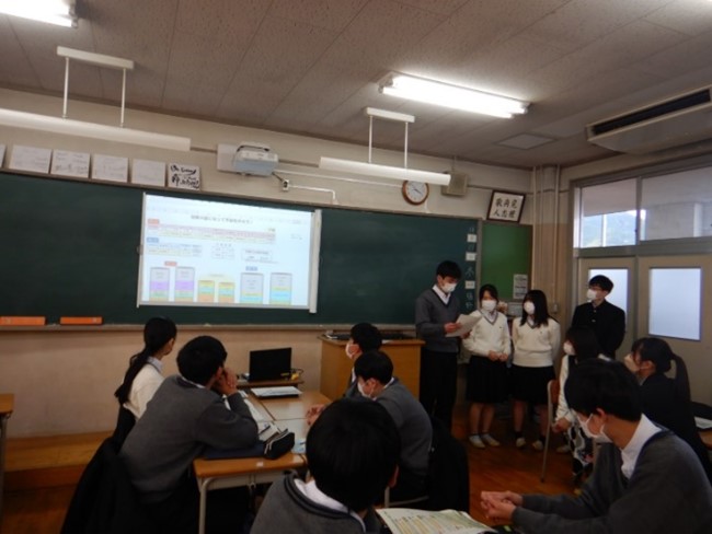 発表の様子(京都府立西舞鶴高等学校)